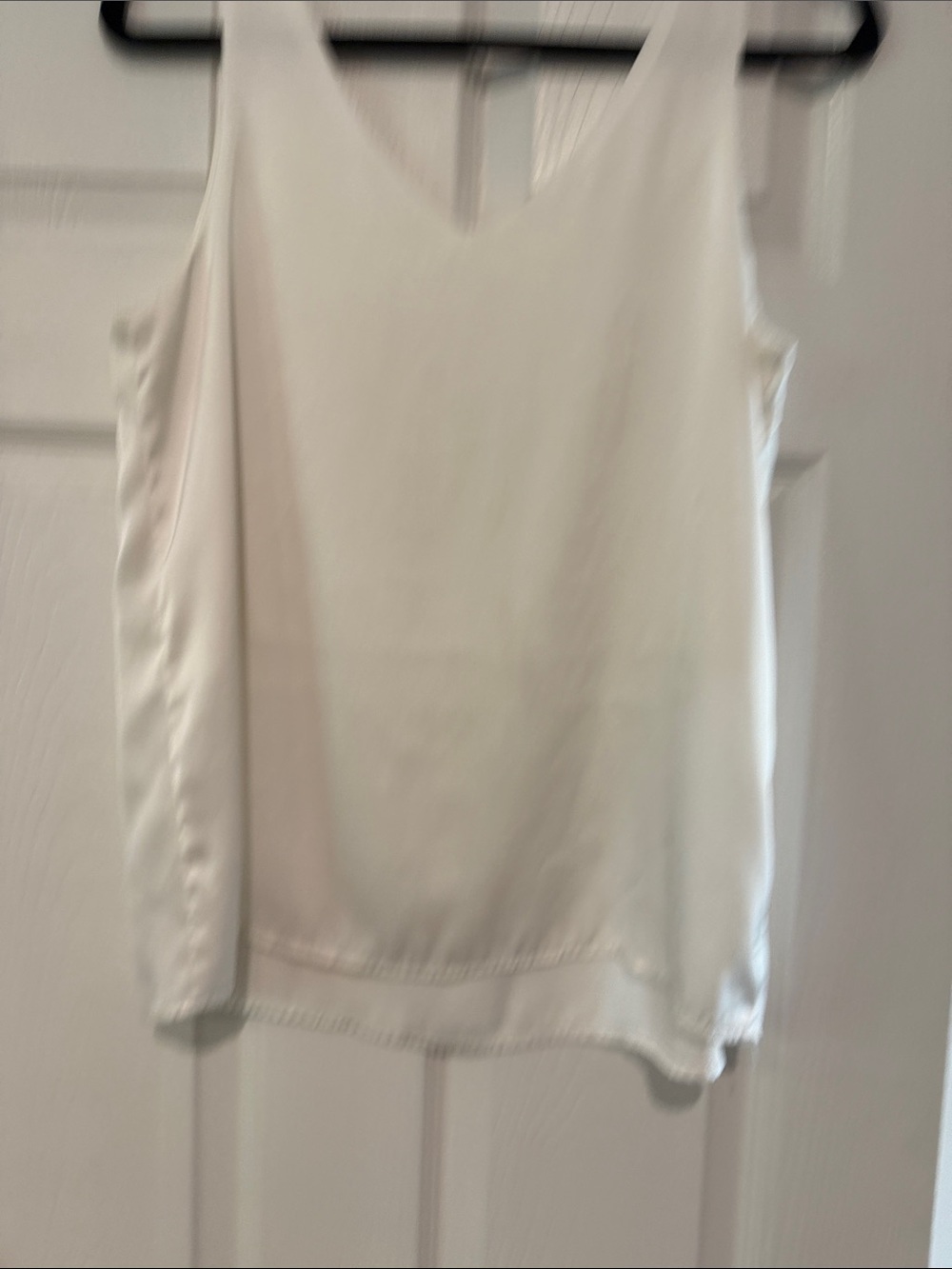 Classic White V-Neck Silk-Blend Camisole - Picture 3 of 3